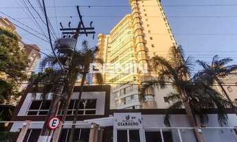 Imagem 2: Apartamento de luxo com 02 suítes, lavabo, lareira a gás e 03 vagas de garagem cobertas. A