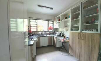 Imagem 6: Sobrado frontal próximo de metro e comércios na Penha