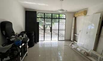 Imagem 2: Casa Residencial e Comercial no Parque 10 próximo ao Mat de Construção Constrói