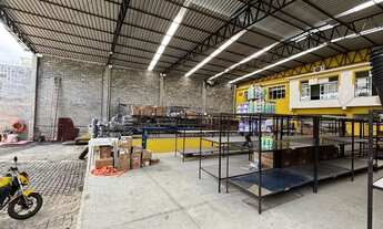 Imagem 4: Imóvel para aluguel e venda possui 1000 metros quadrados com 4 quartos