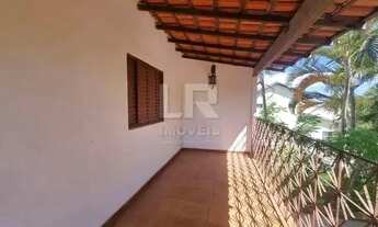 Imagem 3: Terreno de 360 m² com infraestrutura avançada em localização privilegiada *IP14