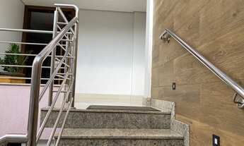 Imagem 3: Duas Casas para venda sendo uma casa 3 quartos e a outra de 2 pavimentos com poço para ele