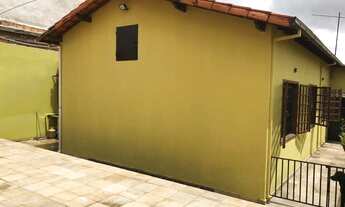 Imagem 2: Casa com 3 Quartos à Venda, 360 m² por R$ 900.000