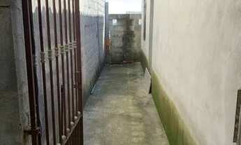 Imagem 4: Casa 1 dorm com quintal grande