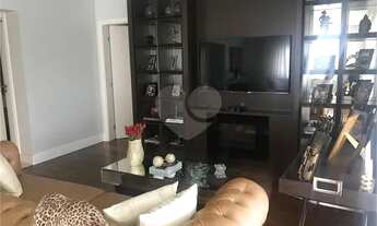 Imagem 5: ALTO PADRÃO COM 04 DORMITÓRIOS, 04 SUITES, 05 BANHEIROS, 05 VAGAS DE GARAGEM , VARANDA GOU