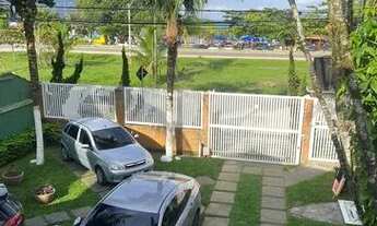 Imagem 3: Casa e chales pé na areia em maranduba