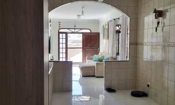 Imagem 4: Prédio com 3 apartamentos