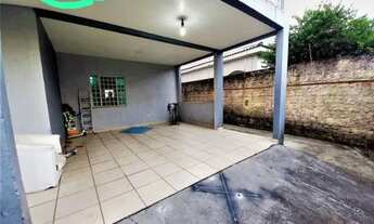 Imagem 7: Casa para aluguel e venda possui 330 metros quadrados com 4 quartos em Flores - Manaus - A