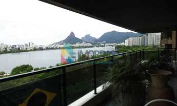 Imagem 2: LAGOA, 4 SUITES COM SPLITS, PREDIO DA ALTO LUXO, SALA 3 AMBIENTES, TODO CERCADO POR VARAND