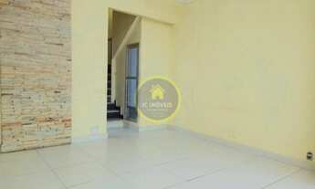 Imagem 3: Casa de vila duplex, vazia em excelente localização