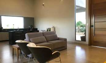 Imagem 5: Casa com 4 quartos no condomínio Serra Morena sendo 3 suítes e 1 semi suíte, Su