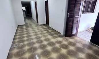 Imagem 3: Alugo casa no centro Com 4 quartos