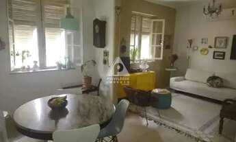 Imagem 2: Humaitá! Apartamento reformado, 3 quartos, dependências completas, garagem privativa, 110m