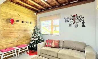 Imagem 6: Casa com Pé-Direito Duplo, com 4 Quartos, sendo 2 Suítes, à Venda no Jardim Aeroporto, Lau