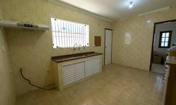 Imagem 6: Casa para locação no Jardim Satélite repleta de armários