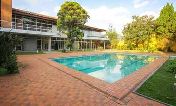 Imagem 3: Linda Casa com 6 Quartos Sendo 6 Suítes. Residencial e comercial com frente para avenida M