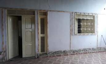 Imagem: Aluga se ou Vende se Casa grande com 2 galpões