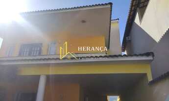 Imagem 2: Bela casa triplex em excelente condomínio na Taquara