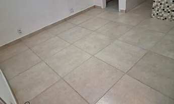 Imagem 4: Apto 1 quarto, sala, cozinha e banheiro, reformado, vazio, perto de comercio e condução