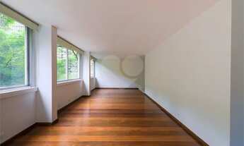 Imagem 3: More próxomo da estação Trianon Masp ,ao lado do colégio Dante Alighieri