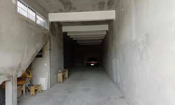 Imagem 2: Salão comercial com portão altomatico