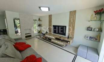 Imagem 3: Lindo sobrado com piscina em bairro tranquilo e de muita procura