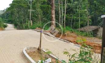 Imagem 4: Chácara a venda em Buenos Aires a 800 m do campo de futebol , com lago no fundo do terreno