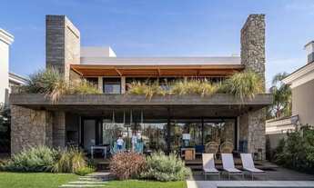 Imagem: Sobrado mobiliada c/piscina a venda no condomínio