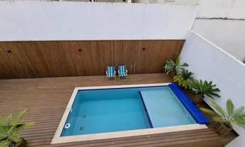 Imagem 3: Casa Alto Padrão na Pedra Branca - Sofisticação, Piscina e Localização Privilegiada