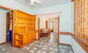 Imagem 2: Casa de 2 quartos, 2 banheiros,pátio,churrasqueira, 7 vagas no bairro Guarujá