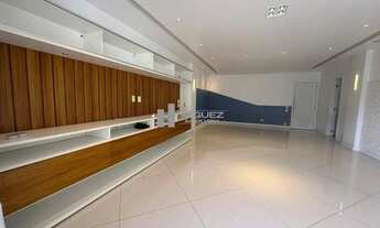 Imagem 4: Apartamento à venda na Rua Desembargador Isidro! São 3 varandas, salão, 4 quartos sendo 1