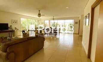 Imagem 7: Viva em Luxo e Conforto: Casa Exclusiva com Elevador Panorâmico e Piscina!