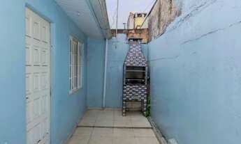 Imagem: Casa com 3 Quartos e 2 banheiros à Venda