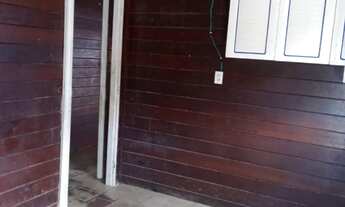 Imagem 2: Casa pré- fabricada de madeira maciça