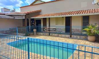 Imagem 3: Casa 03 quartos, 01 suite, 02 salas, 03 banhos e 04 vagas