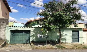 Imagem: Casa em lote de 360m2 no bairro Camargos!!!!