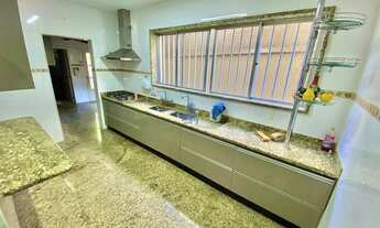 Imagem 5: Casa de 03 pavimentos com 05 quartos no Dona Clara