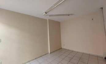 Imagem 3: Casa comercial com 6 salas e 3 banheiros, recepção e cozinha, Prx. Av. Bady Bassitt