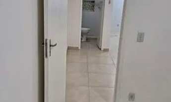 Imagem 5: Apto 1 quarto, sala, cozinha e banheiro, reformado, vazio, perto de comercio e condução