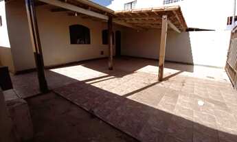 Imagem: Casa com 3 quartos na Nova Colina