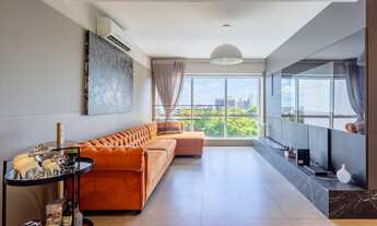 Imagem 2: Apartamento no AXIS finamente DECORADO 100% MOBILIADO! 2SUÍTES no Petrópolis na Terceira P