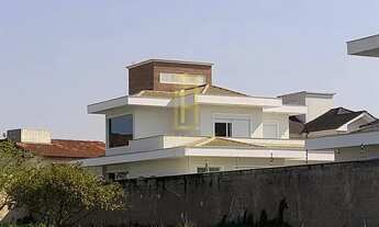 Imagem 2: Casa para Venda em Florianópolis, Santa Monica, 4 dormitórios, 1 suíte, 4 banheiros, 2 vag