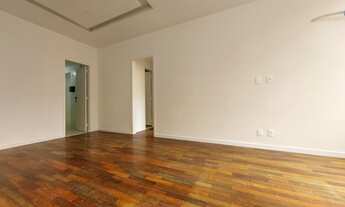 Imagem 3: Excelente apartamento em prédio recuado e portaria 24 horas !