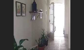 Imagem 5: Casa térrea ao lado da estação do metrô Vila Sônia