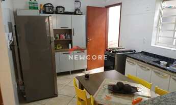 Imagem: Casa em Praça Carlos Cariani - Parque União