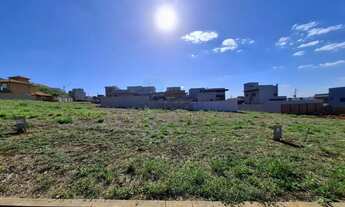 Imagem: Terreno amplo de 250m² à venda em condomínio