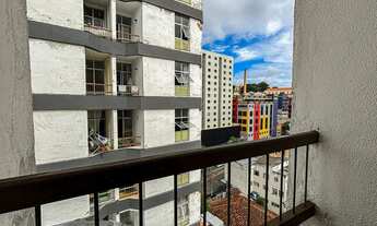 Imagem 2: Quarto e sala em prédio com elevador e bem localizado para venda