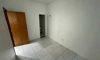 Imagem 2: VENDO CASA - PARQUE DEZ - 2 QUARTOS