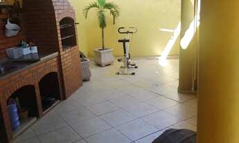 Imagem 9: Casa na Sessenta, com 7 quartos, sendo 2 suítes, 3 banheiros, sala, cozinha, 3 vagas garag