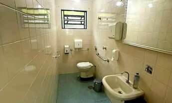 Imagem 3: Imóvel para aluguel e venda tem 271 metros quadrados com 8 quartos